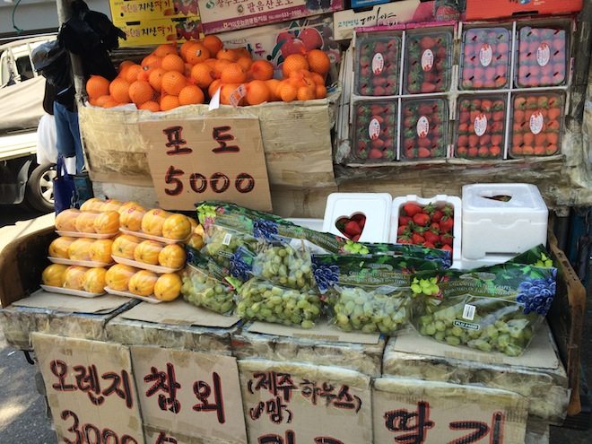Seoul Food Fruit off the back of a van