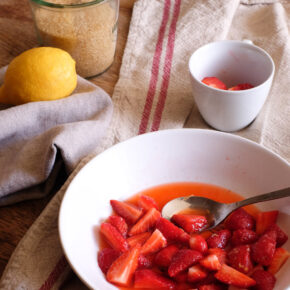 Macerated strawberry salad recipe