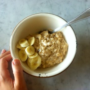 Recipe: Coconut Porridge with banana and dates